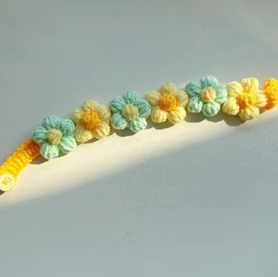 COLLAR TEJIDO CON FLORES