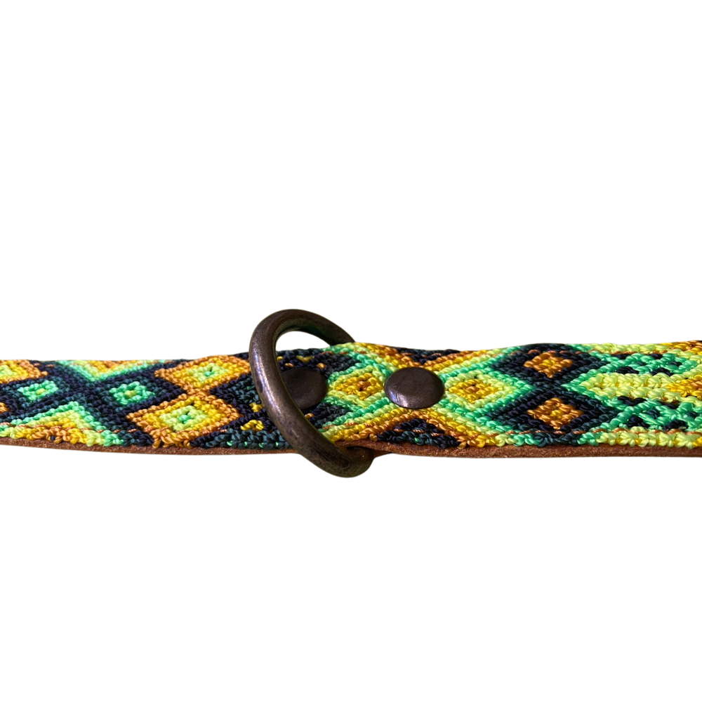 Collar Artesanal Tejido a Mano Chico Tonalidades Cafés y Amarillas