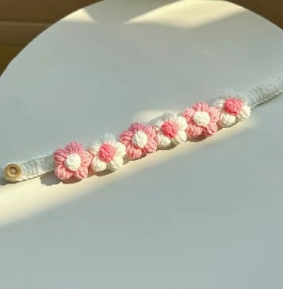 COLLAR TEJIDO CON FLORES