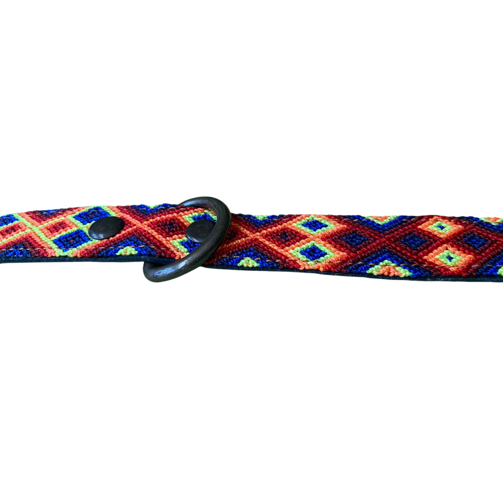 Collar Artesanal Tejido a Mano Mediano Tonalidades Azules