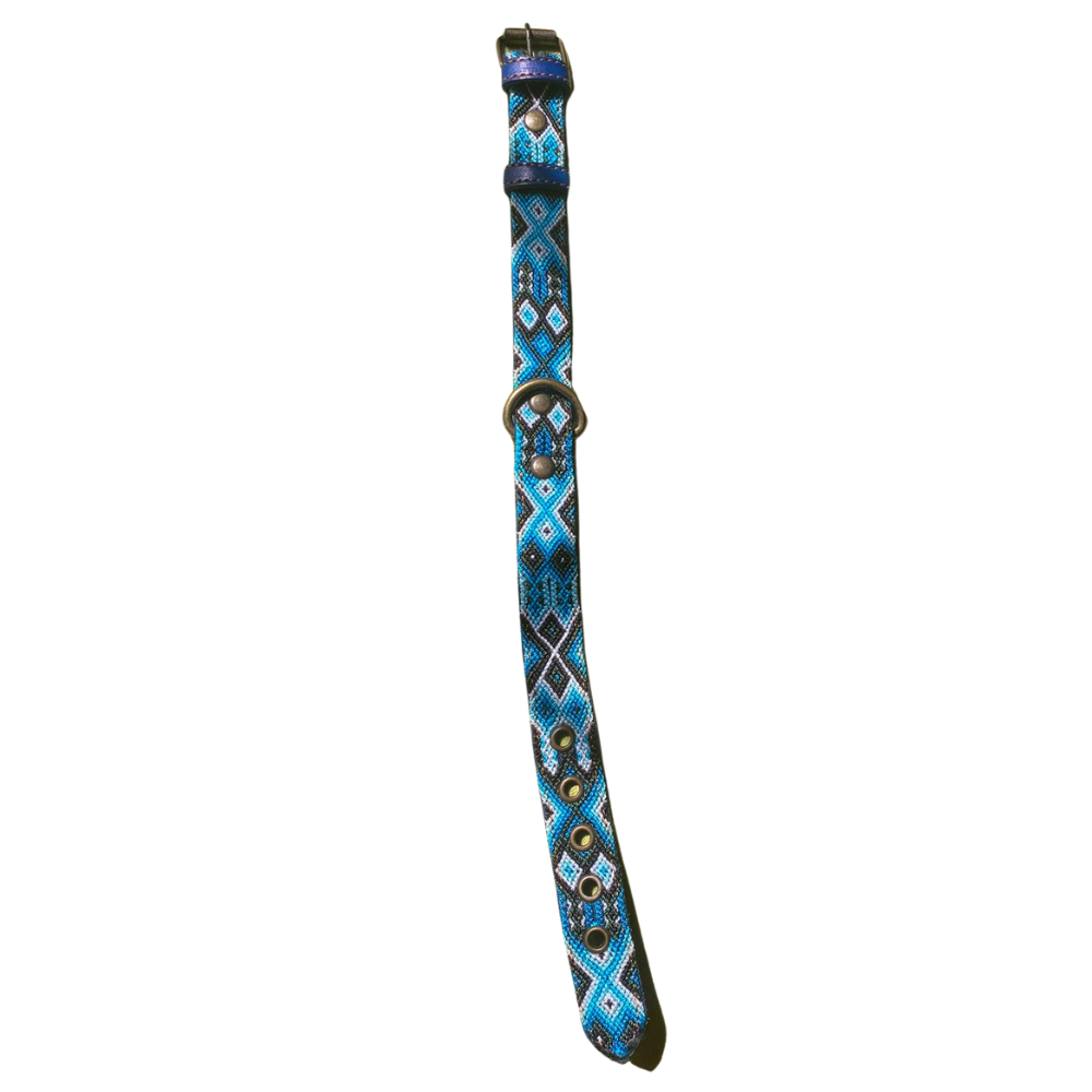 Collar Artesanal Tejido a Mano Chico Tonalidades Azules