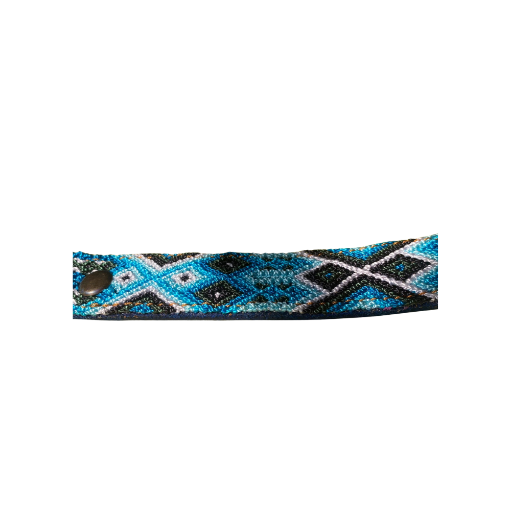 Collar Artesanal Tejido a Mano Chico Tonalidades Azules